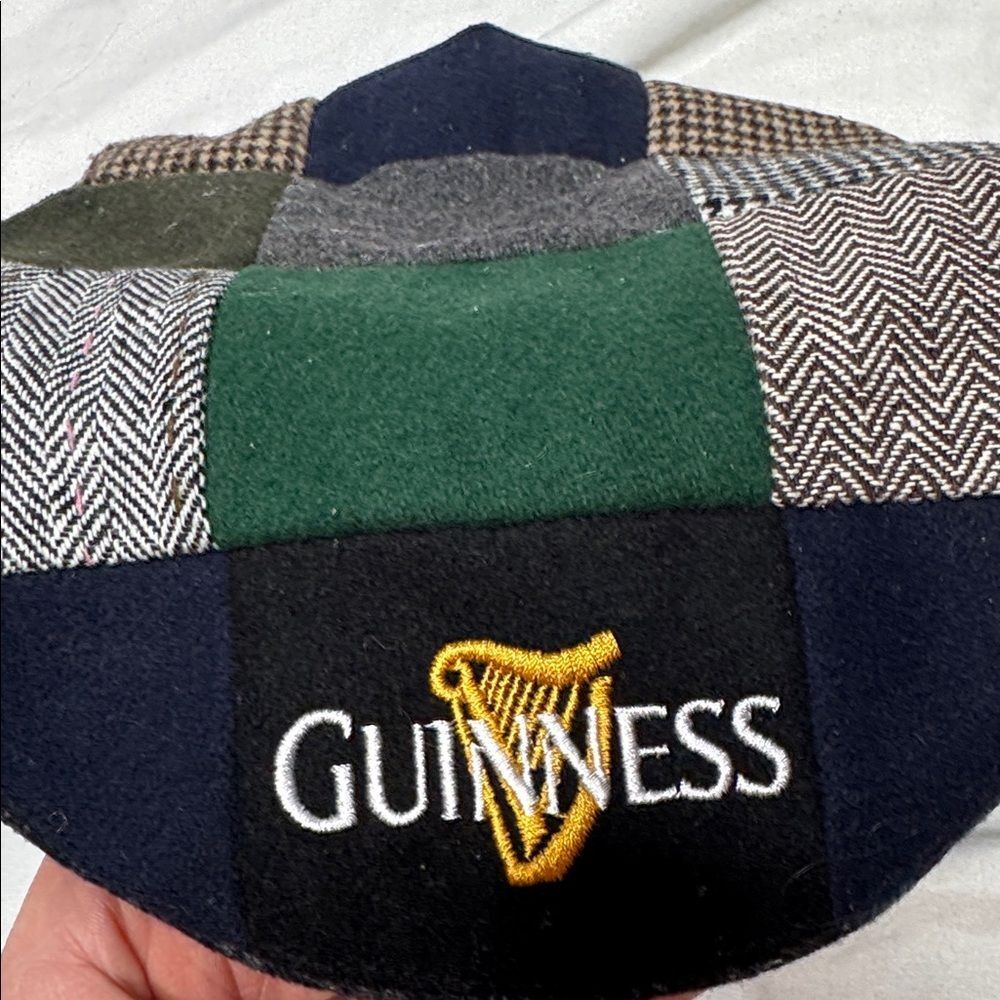 Guinness Multicolor Patchwork Tweed Flat Cap. Size M (59 cm). - Picture 9 of 9